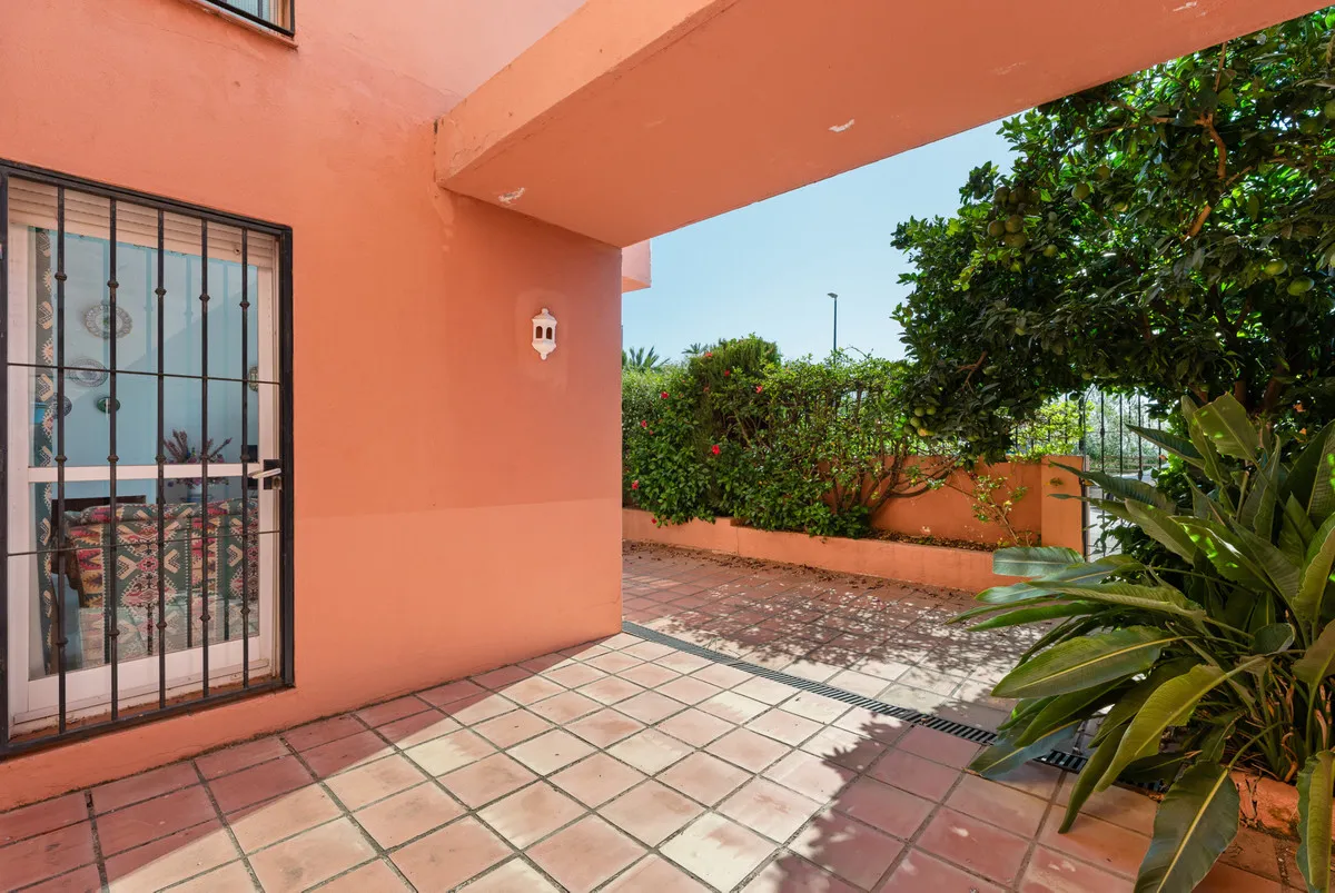 c418dfb6-c6e6-4a54-89ad-a14b303db39a