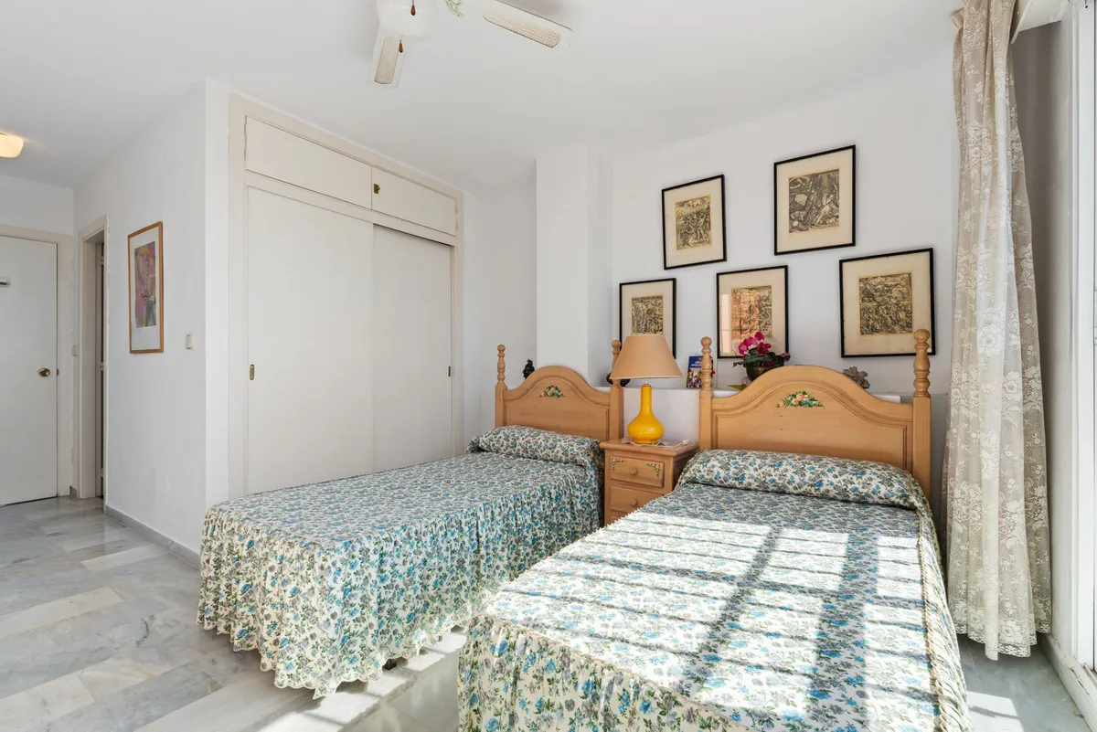 fc79b093-32f5-4eb5-8755-48389b326ca0