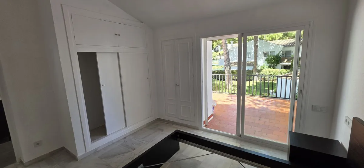 0e9cd456-8e66-4a68-903f-e1996799f99f