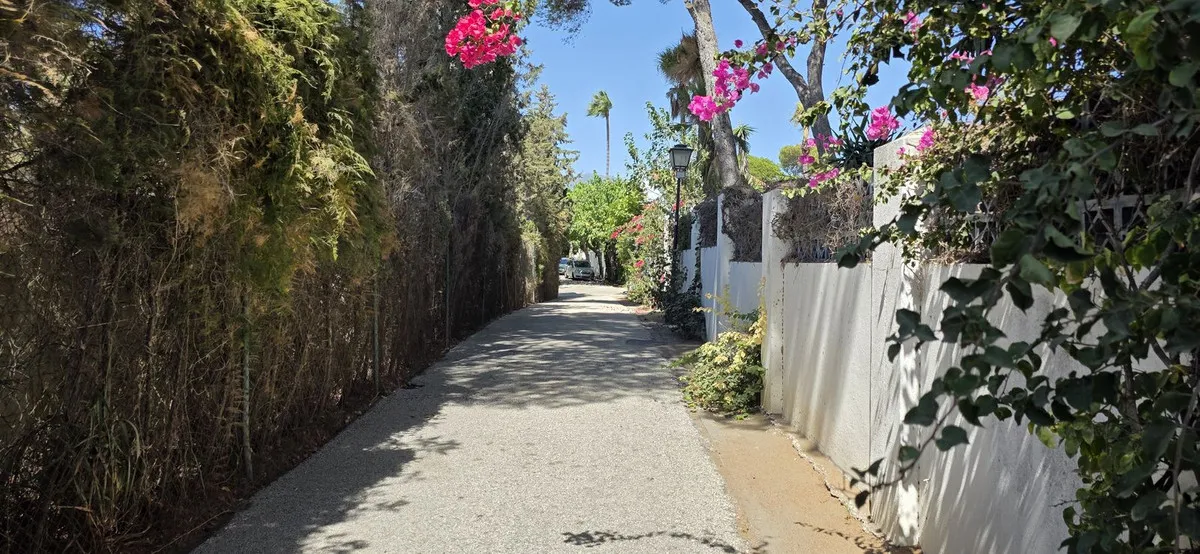 c7d01ad9-eaae-4512-9151-79a52751ead6