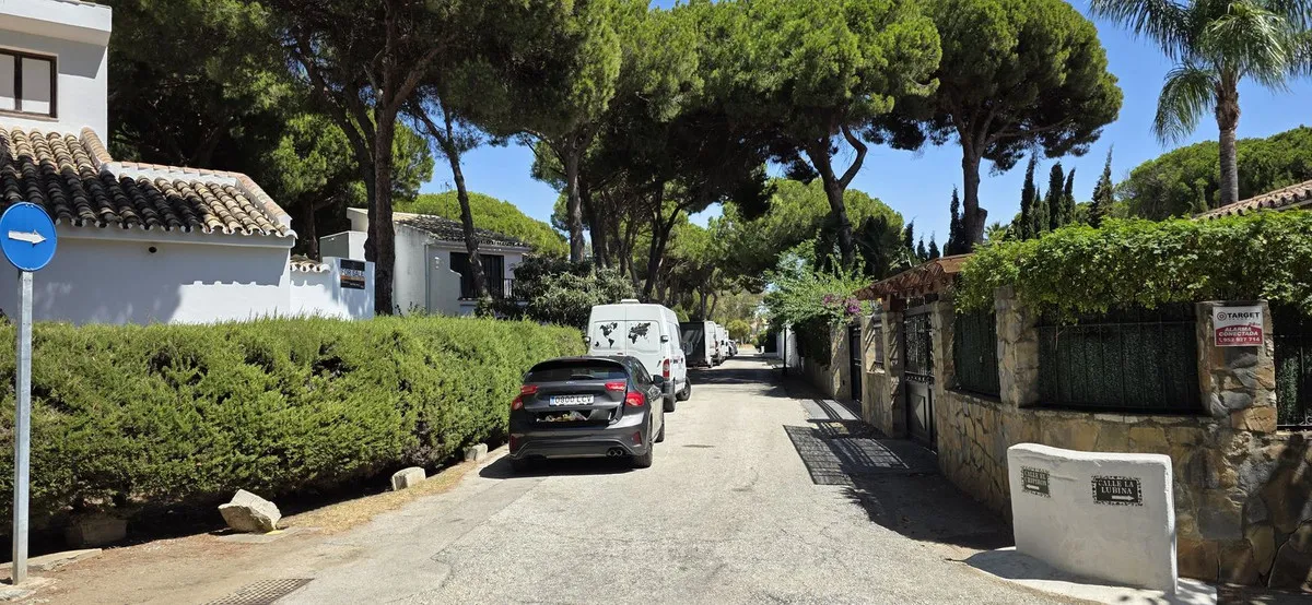 e23d6552-b141-40be-8d51-43e4287d3edb