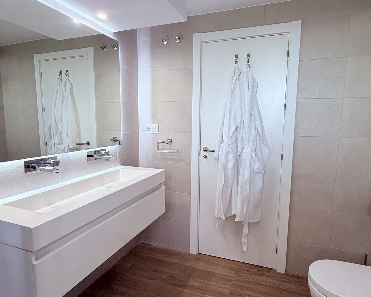 19e34f31-a408-4d04-9fd5-d7eb8cfd7d73