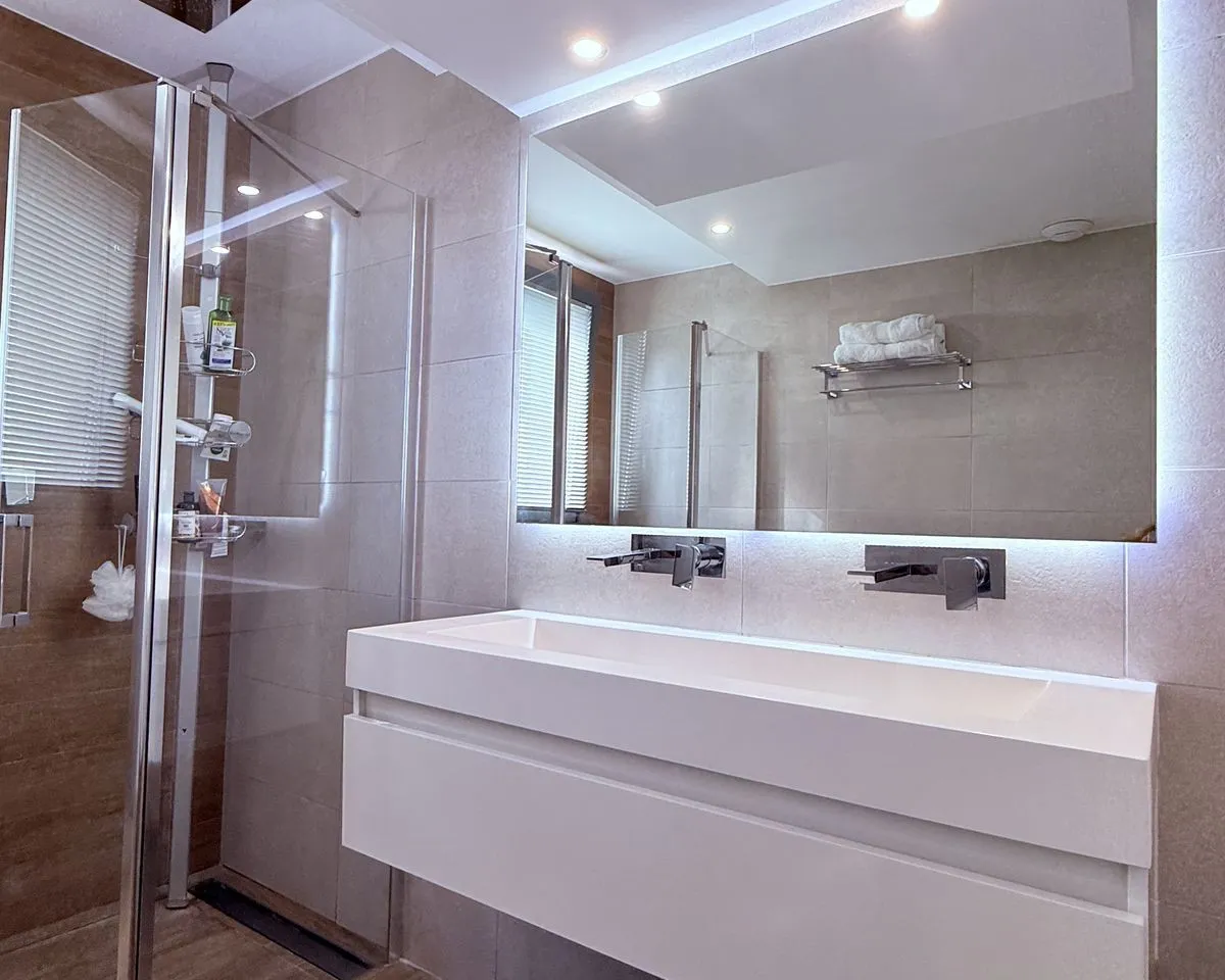 404ad4e6-2cbc-45f9-b971-25be30929e97