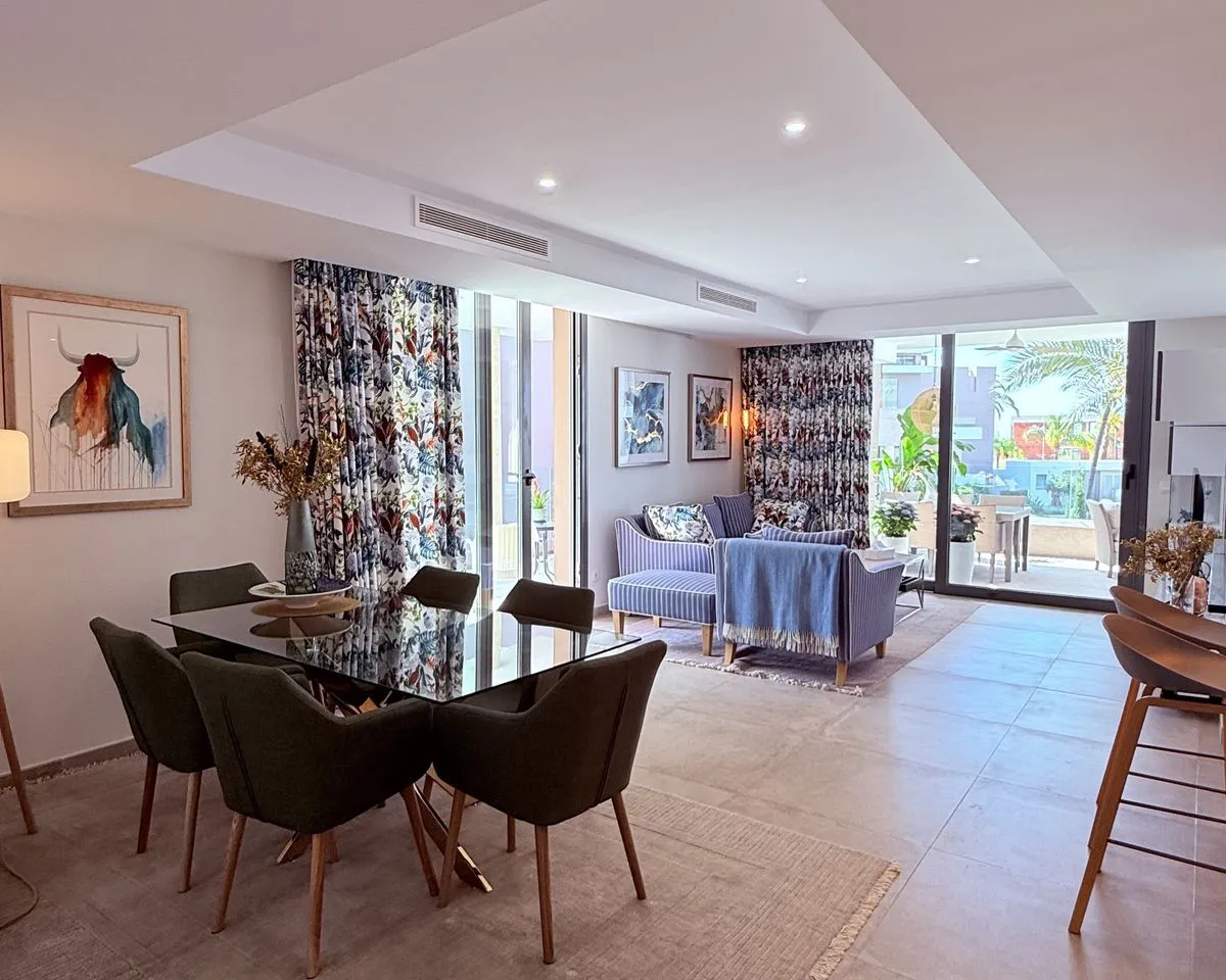 49dac3e4-c216-40d3-9b5f-0841374aad80