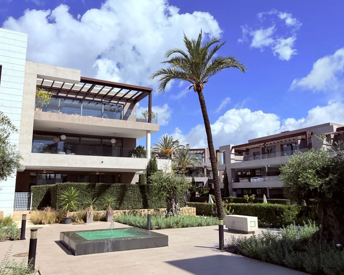 7960716f-1027-4bef-9106-b37183377630