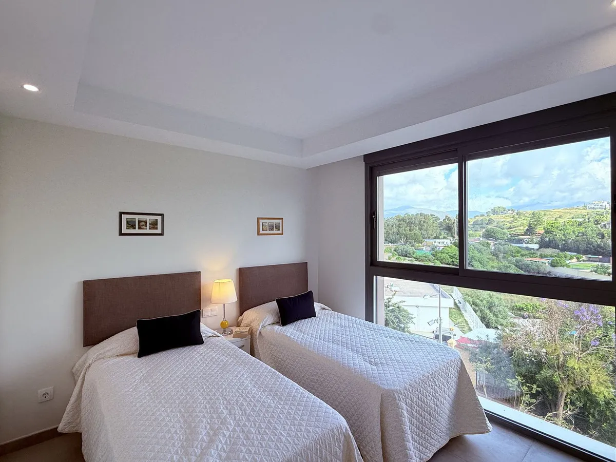 8e46ba95-7d87-482b-ba8e-555d3000fc6f