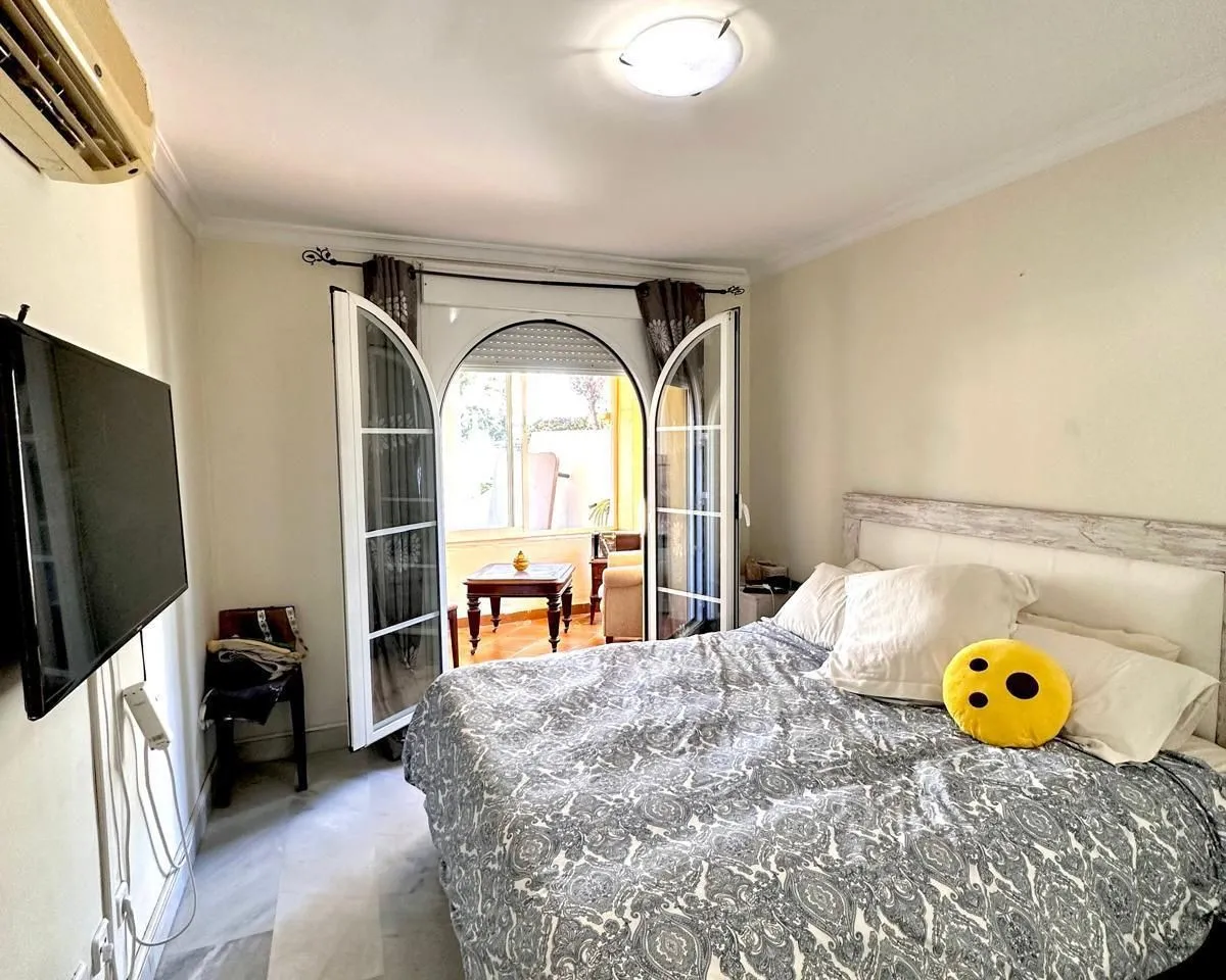 f898242b-2bdc-43c4-96b8-ac0325ea330f