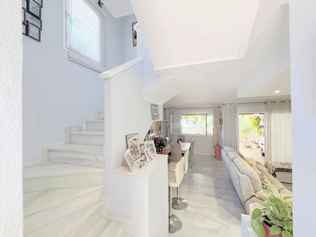 882e79e9-1340-4bc7-bc3e-f2d598bf9fb5