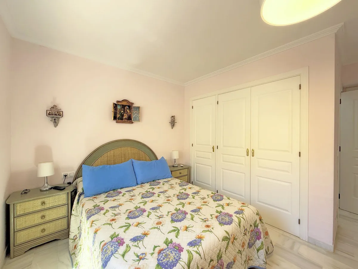 e0b9b012-7033-49eb-905c-42091f0b4626