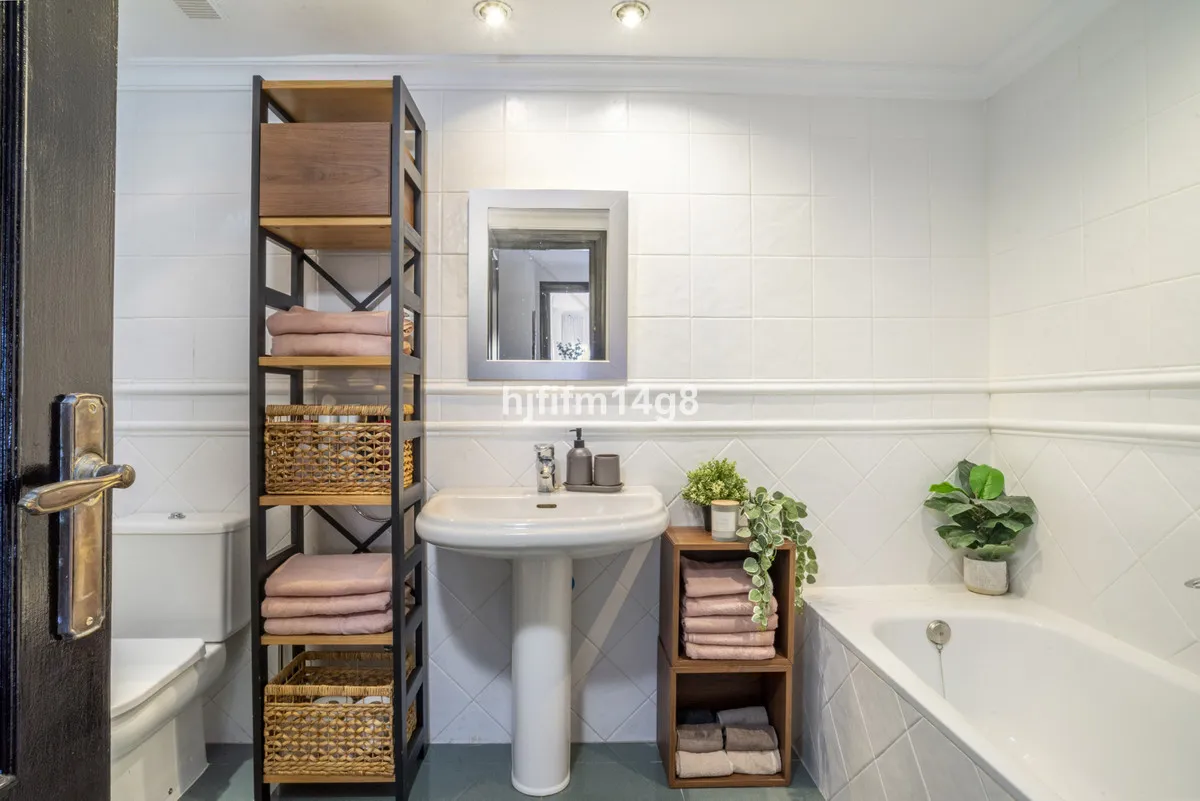 8297b247-06ad-405f-9d3b-513e1cf2cbfe