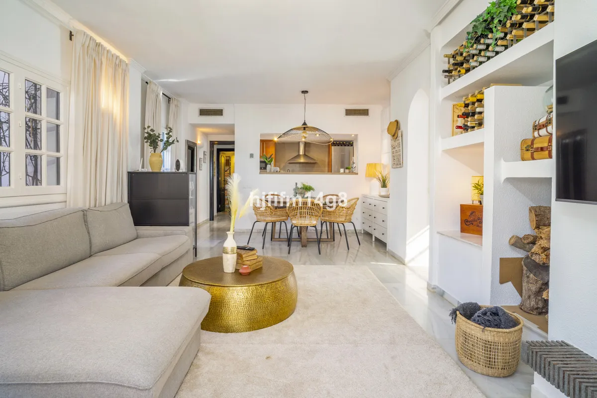 cd04c963-312b-4b42-90e0-6c43e270aa2c