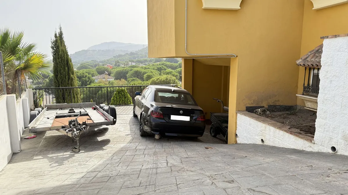 b50e31c3-387d-4996-b3a0-994dbd9022ff