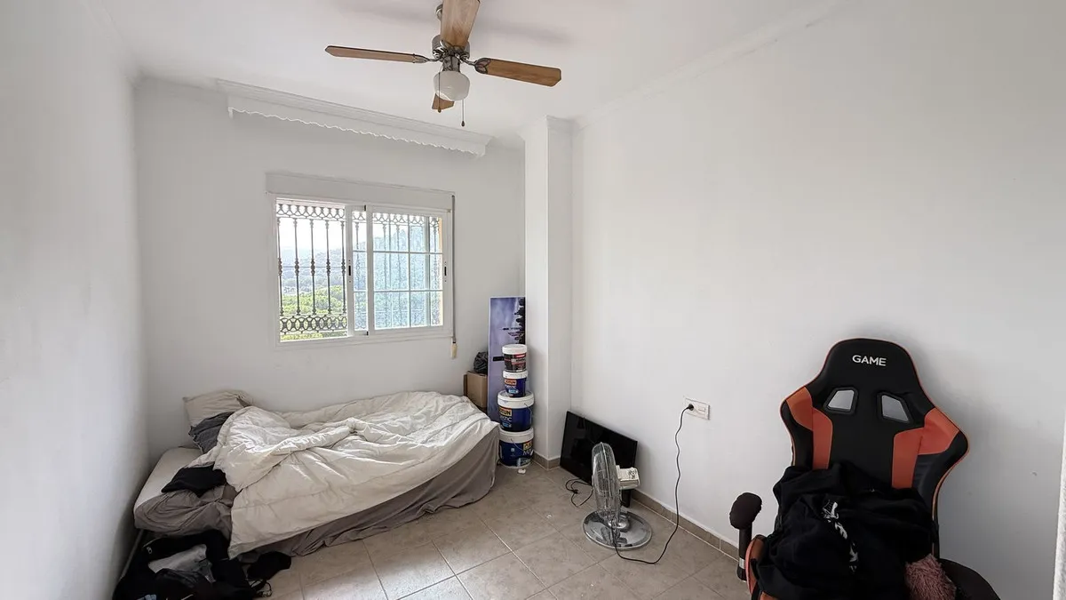 f0354f7a-e4cb-48d8-80a0-5b95ec0de0c0