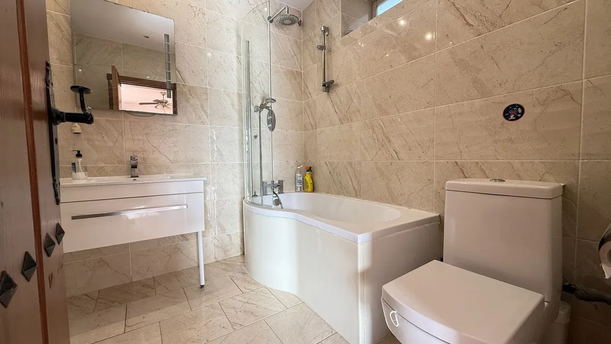 f764ec63-5efa-4b4b-a352-769a54089e36