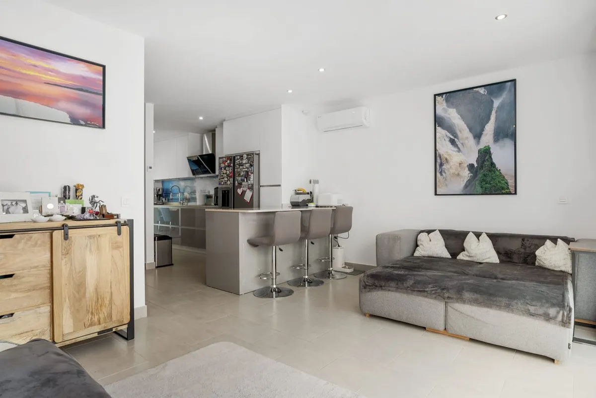 d9b79f62-f9b5-4fcf-b67c-9e87c172dbe3