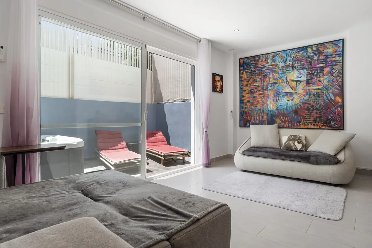 e041eddd-9788-442d-878d-0f80245571af