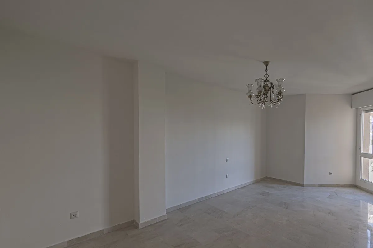 d17e6fc4-3083-43e9-b271-78f7d3342d5d