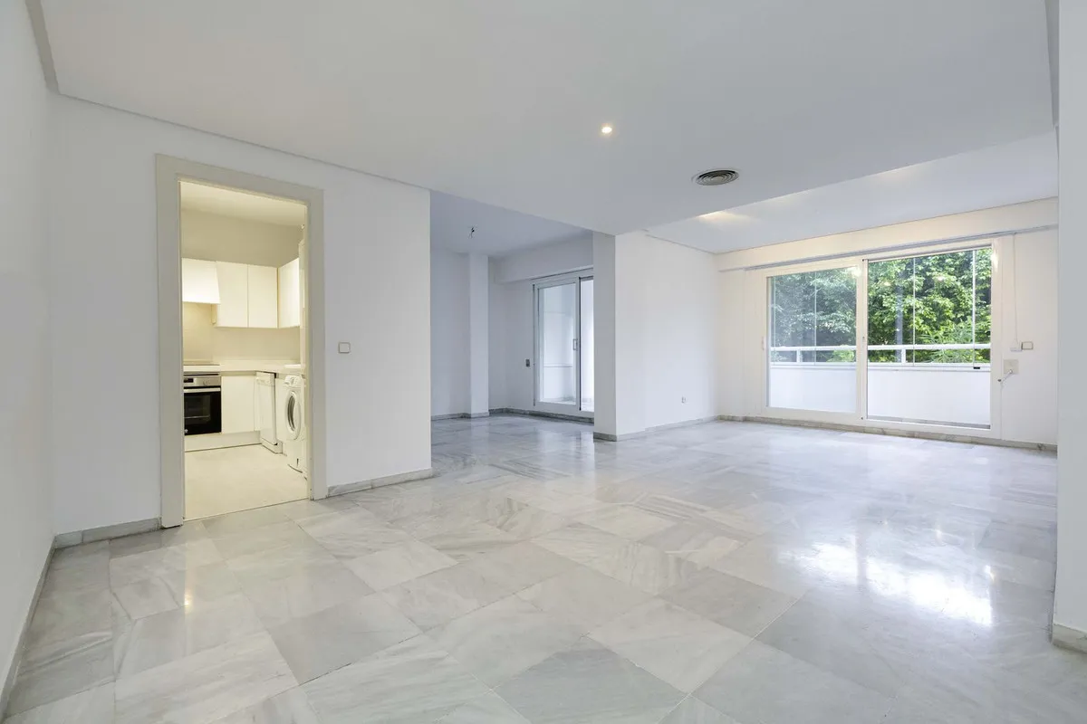 27b6bf9a-f482-4c79-bb70-fd6a1674f3d5