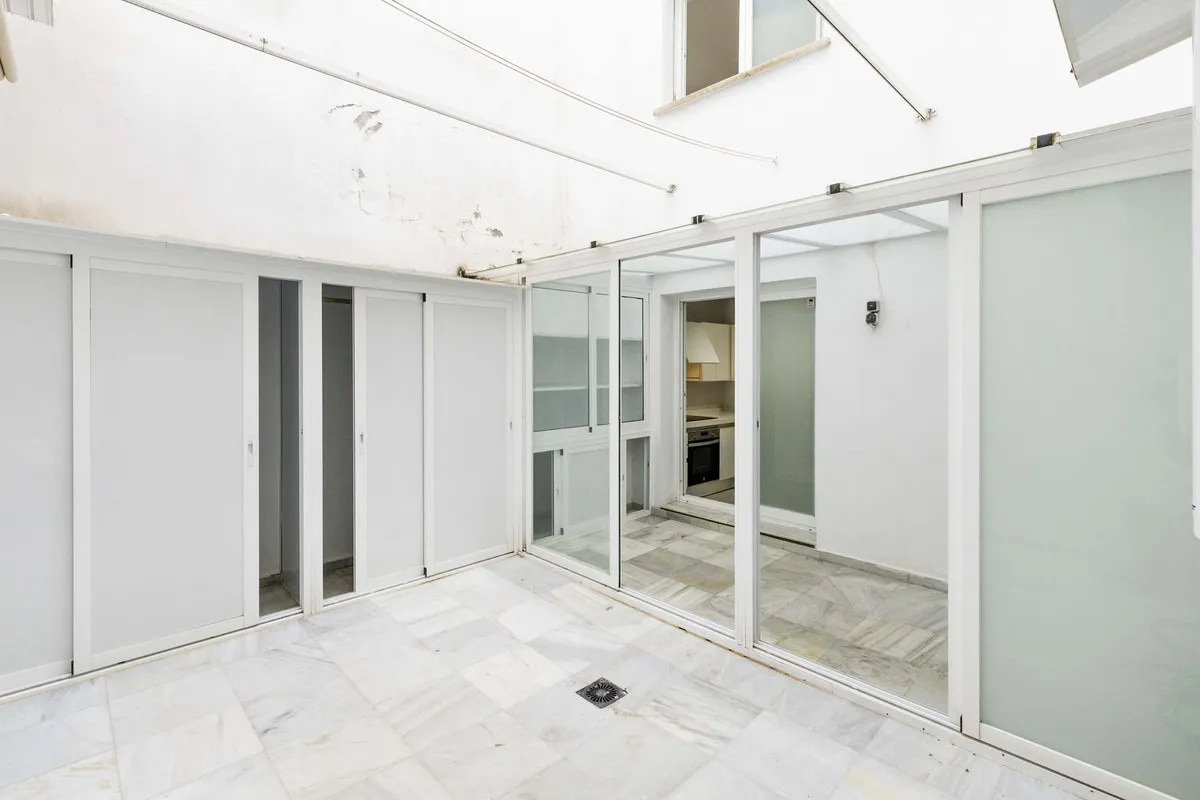 9e374fc4-67d3-4e99-b15a-eef0bfe5257d