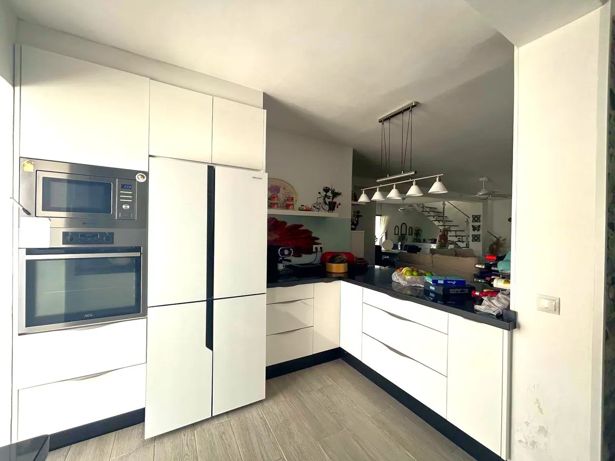 e140a7fb-0b6c-4067-b0cc-70277f8001e3