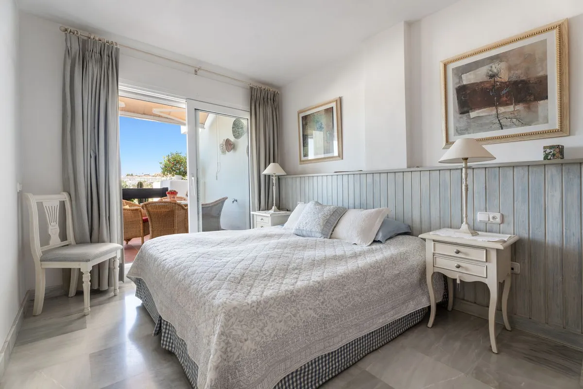 ae563228-9f15-4e7a-b10e-3338e692436f