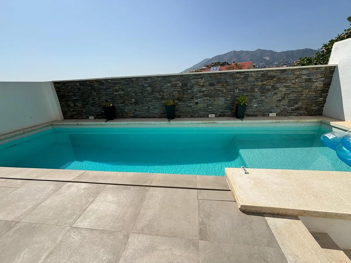 490abf27-cad3-4b20-830c-18b6599e6baf