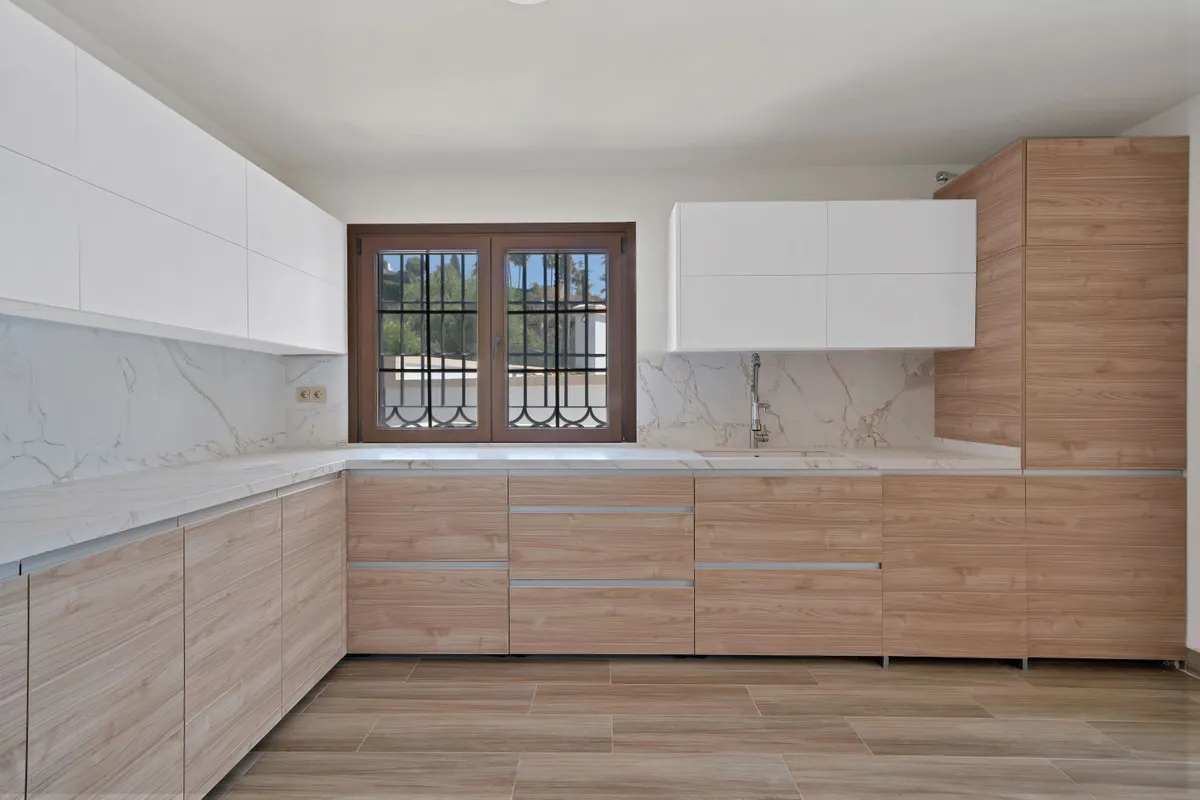 9dcb0cf4-0999-4dc3-8729-5c743c4e4c3f