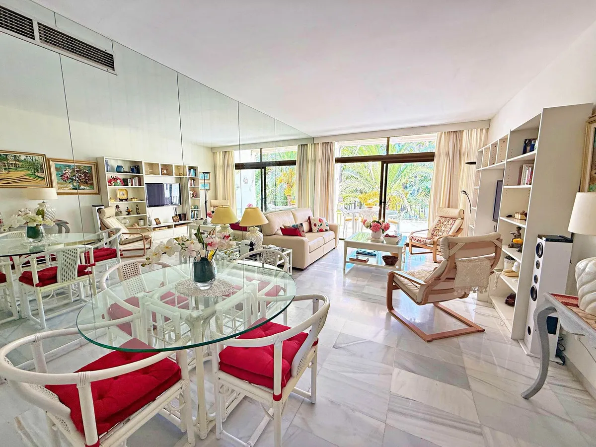 b24d31b8-820d-402d-bbd0-e200a4db752b