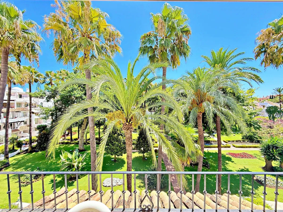 c7254c17-9bea-40d7-bb52-6cf240325265