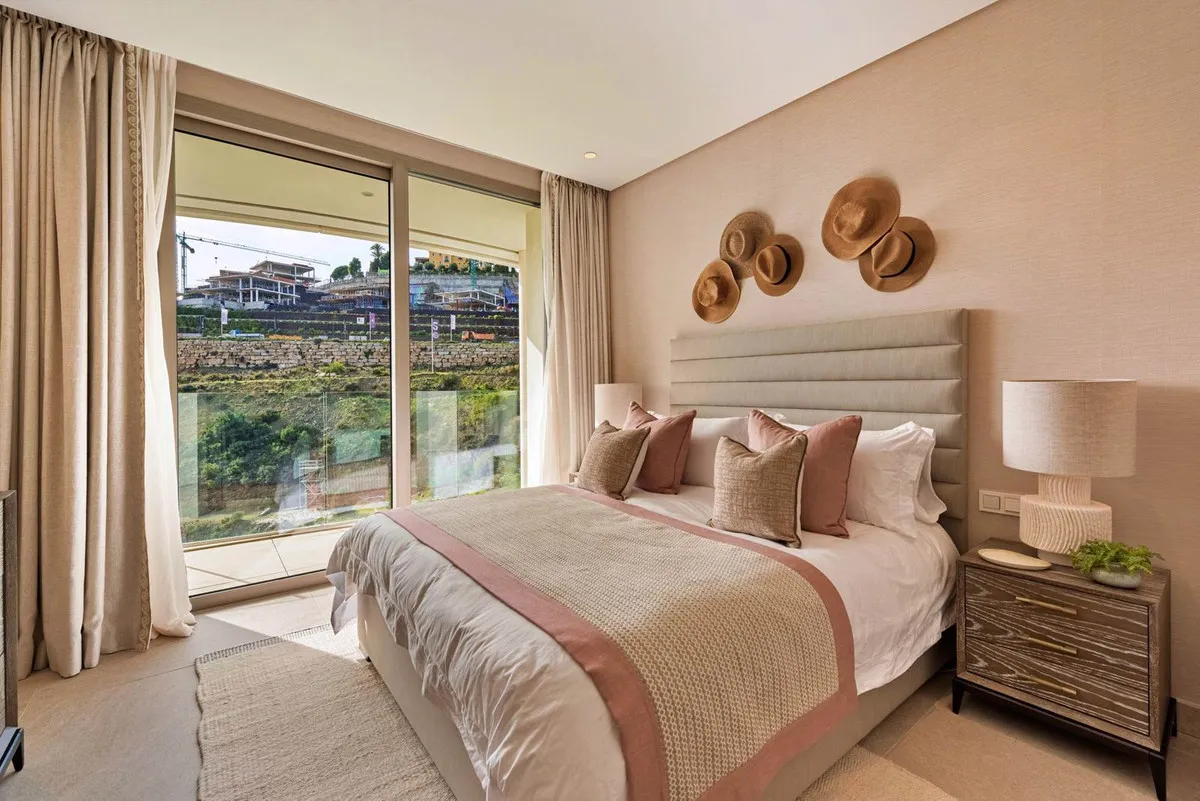 214a8f94-3570-4208-b403-3fd2d3ec9bc9