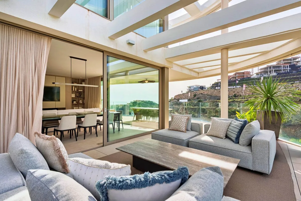 4e07d5db-fde6-4e99-b697-33f8a1d65d07