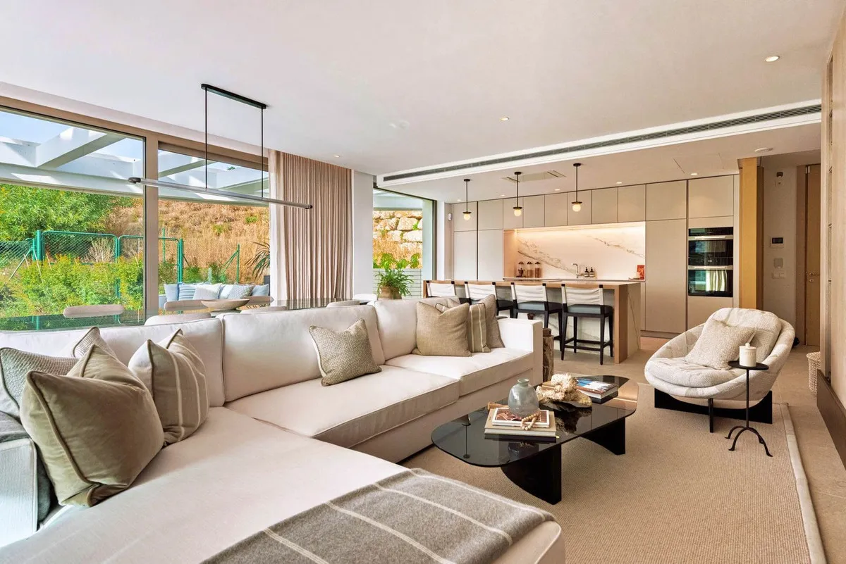 e9f73a1f-9c78-4fff-97da-e00c215ecf71