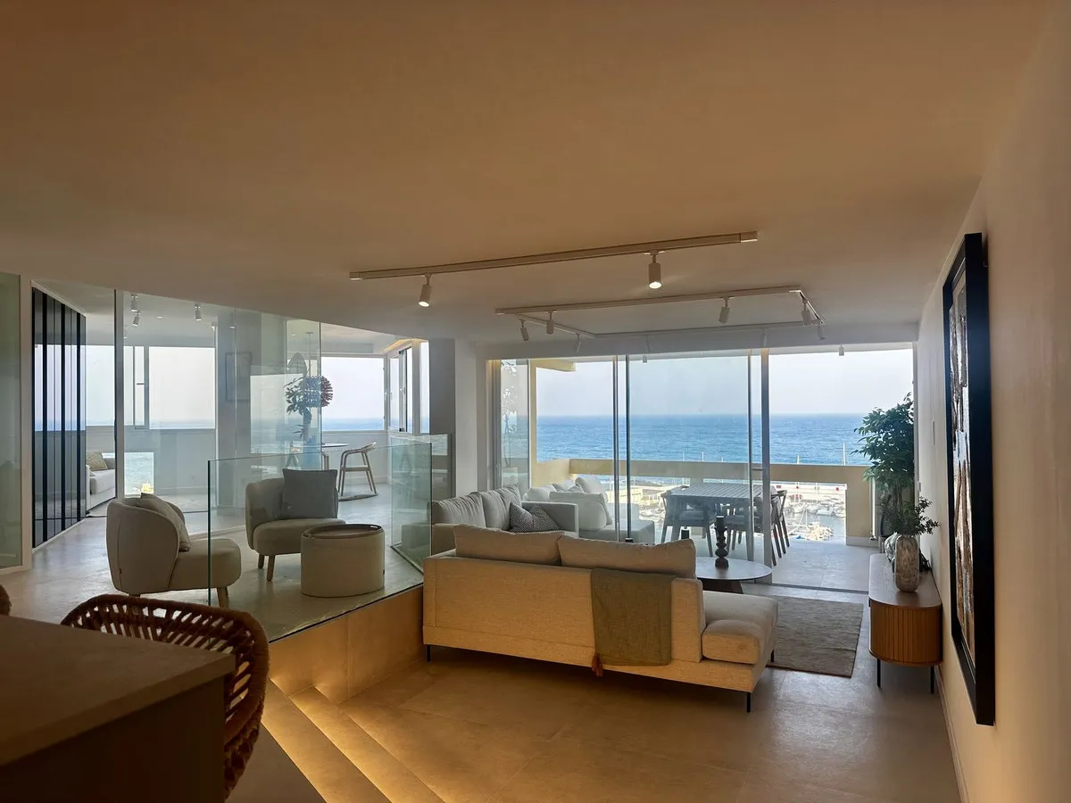 3e09386f-3150-4035-8fcf-1a7f83cf4dea