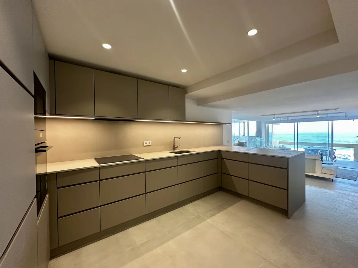 c4ba5736-e732-4378-a7d0-74e6fb51f575