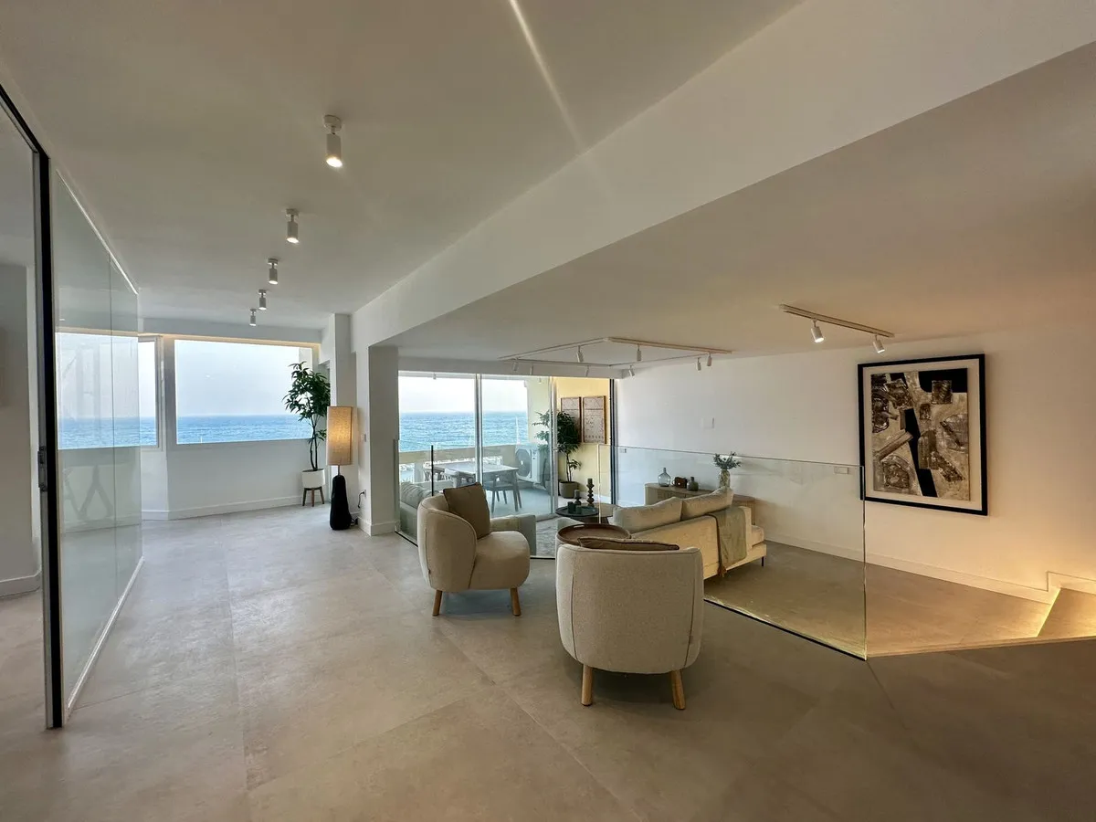 e1818f0c-fb10-4925-a49b-f44b80f9d73d