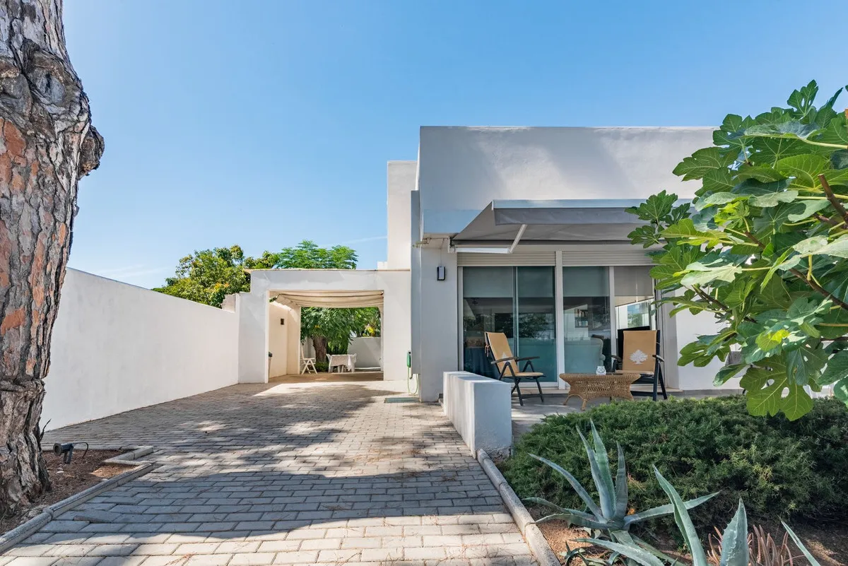 Sea View Marbella Villa with Modern Design