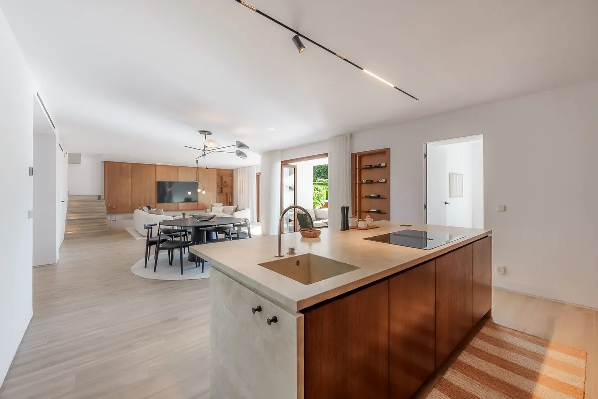 271223a4-edf6-4b6c-a521-765349808bab