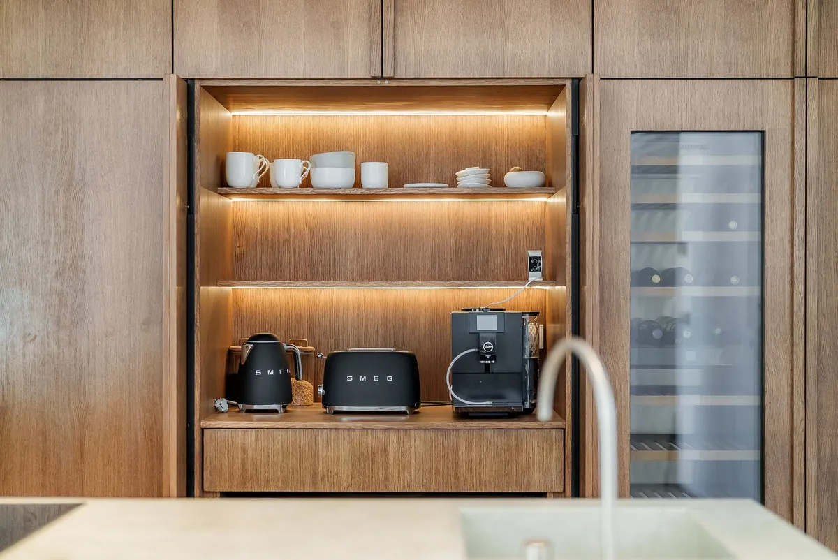 dcbebb0e-9e7d-4e78-9a59-1c83bc5056f5