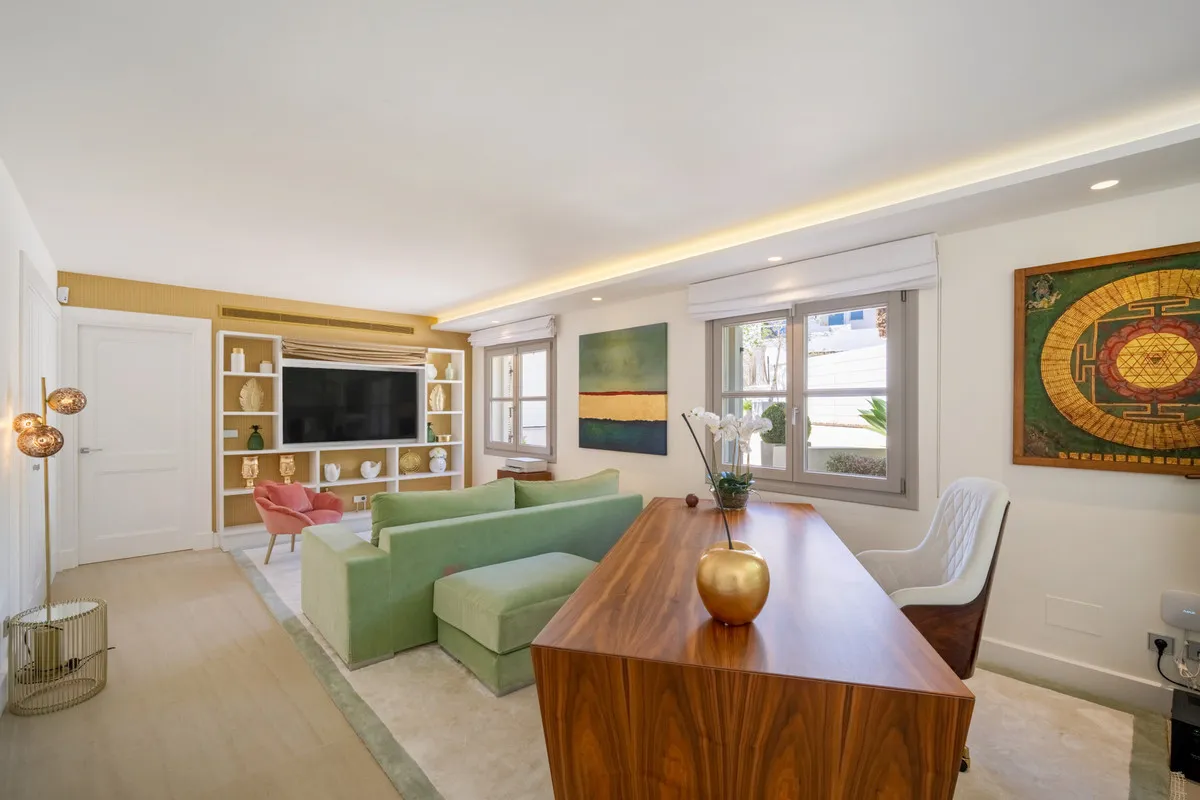 1f3b7674-79d3-4678-bea6-cb6962348859