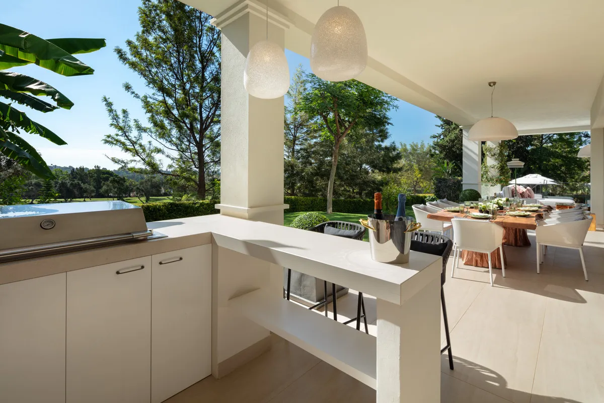 d0938fcd-ee00-4fcf-9130-b08d339f5558