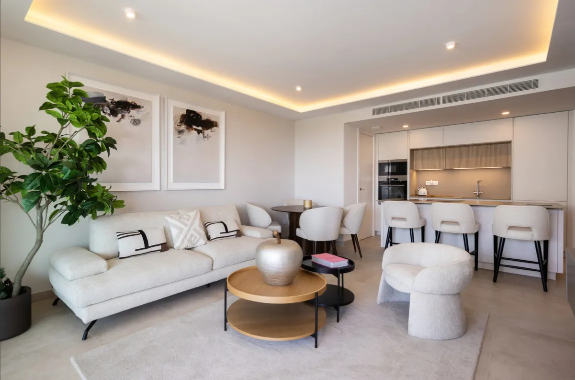 c07a730b-686e-4f1c-8b60-7e577da22c01