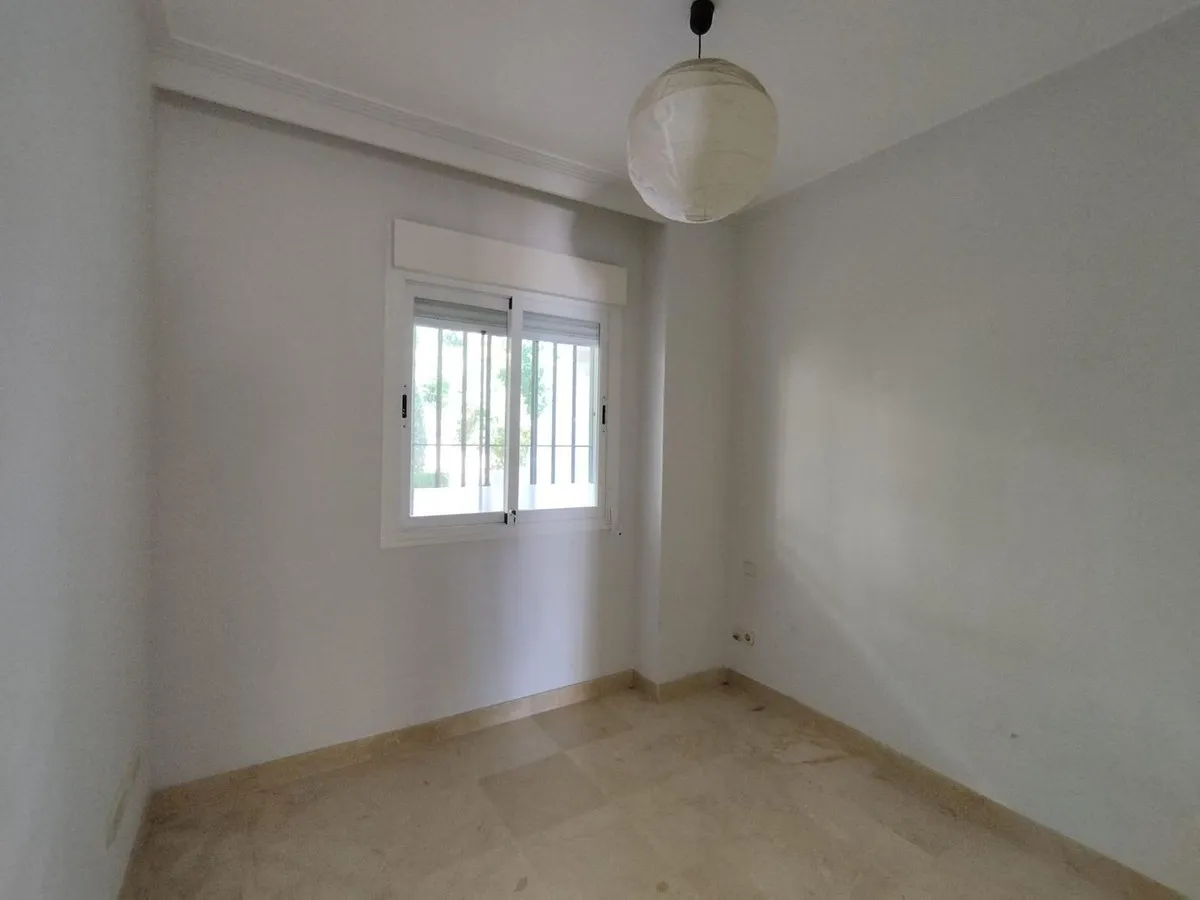 335db2fb-881e-44e3-b7e8-8c1438925615