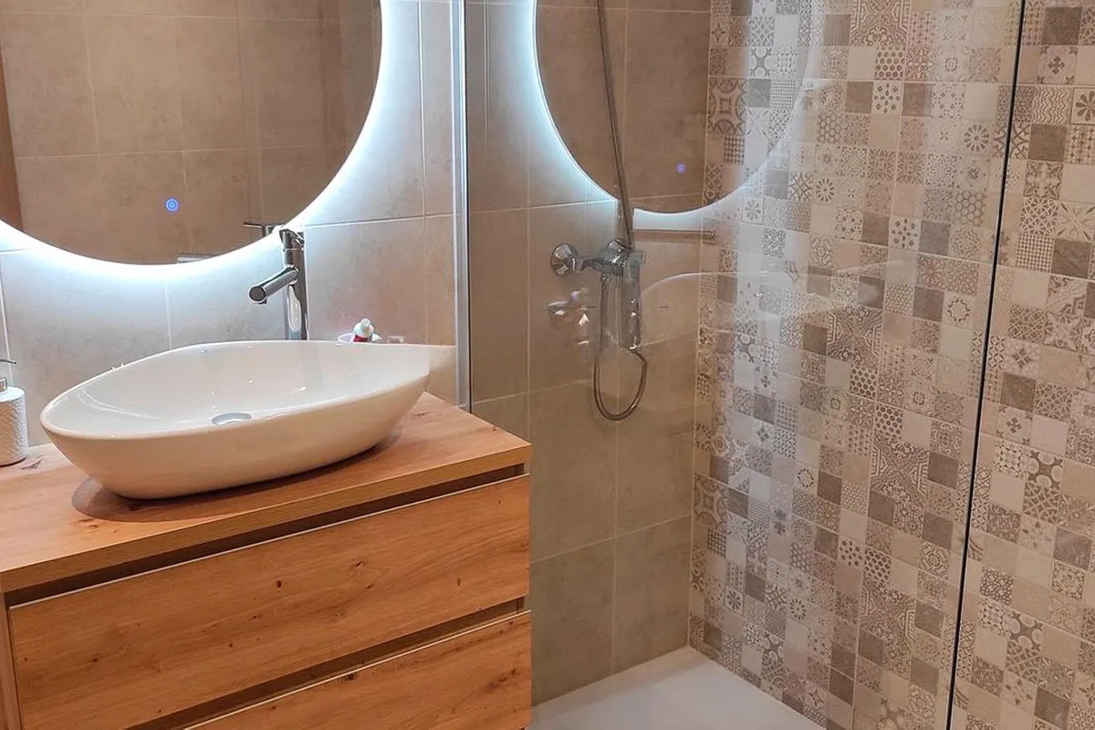 5a7647d1-a058-4240-8db7-2a6c1e9c3b7a