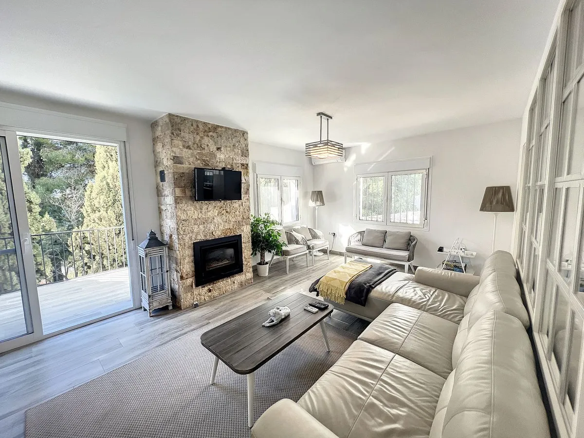 a983f2d2-c4d2-4b1c-8901-440d9d62cff1