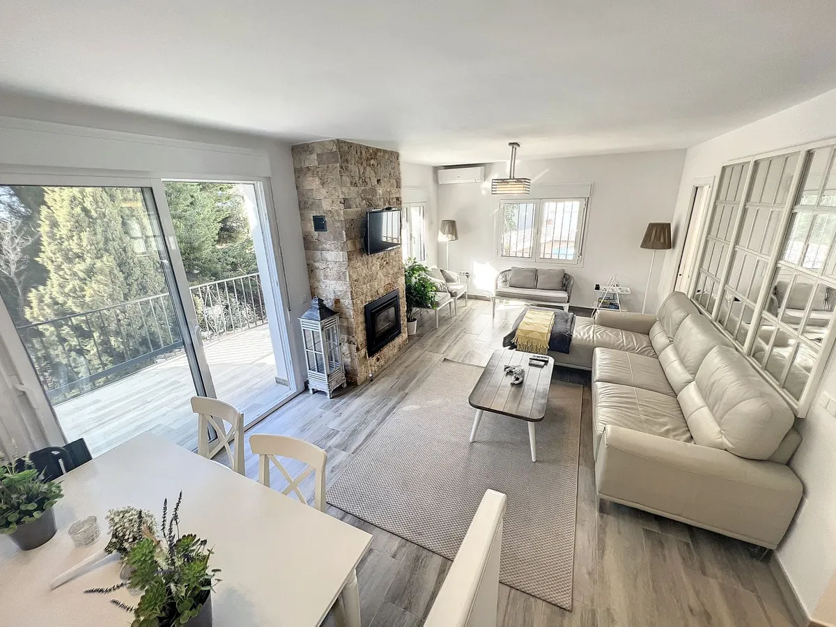 afc8c00c-7843-4d9a-abf2-5d49c76a25b6