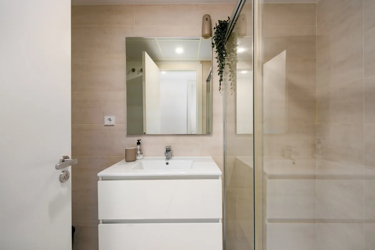 8b693a90-4b41-4415-8eda-44719f7c1b6f