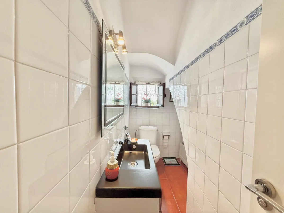 52d7f361-ad8c-4a1f-9adb-fa0d1662f598