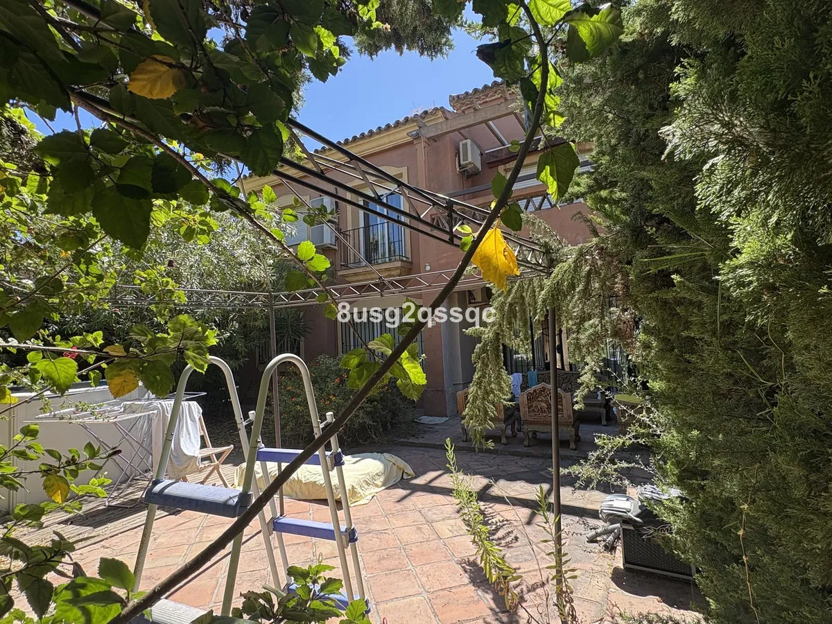 a060e3fc-7fb5-4761-86e2-1d189078547d