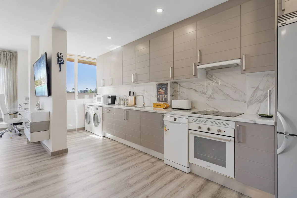 8000dca4-2496-4acf-9ad9-86355ef562d5