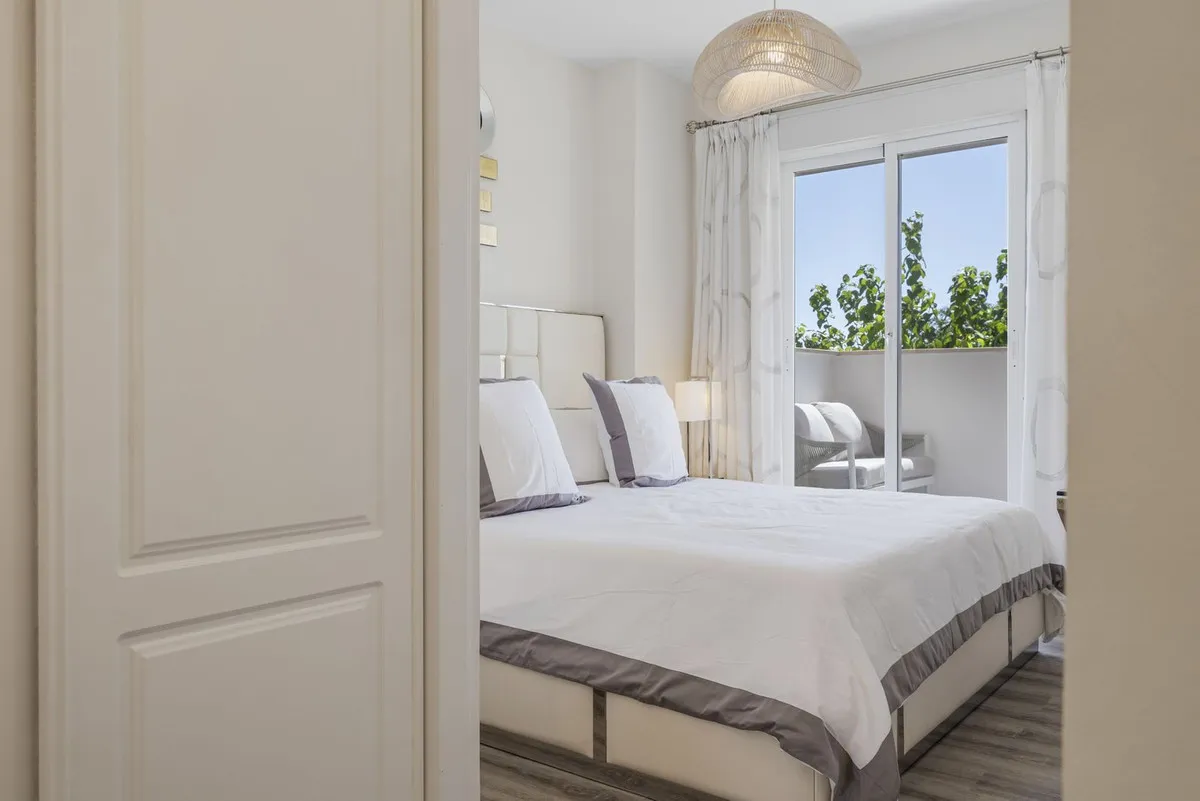 bf7da72e-41ee-46b9-aee2-6d5594f0494c